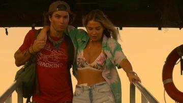 Madelyn Cline in Outer Banks (2020-2024) Bikini Bikini Sexy 325859