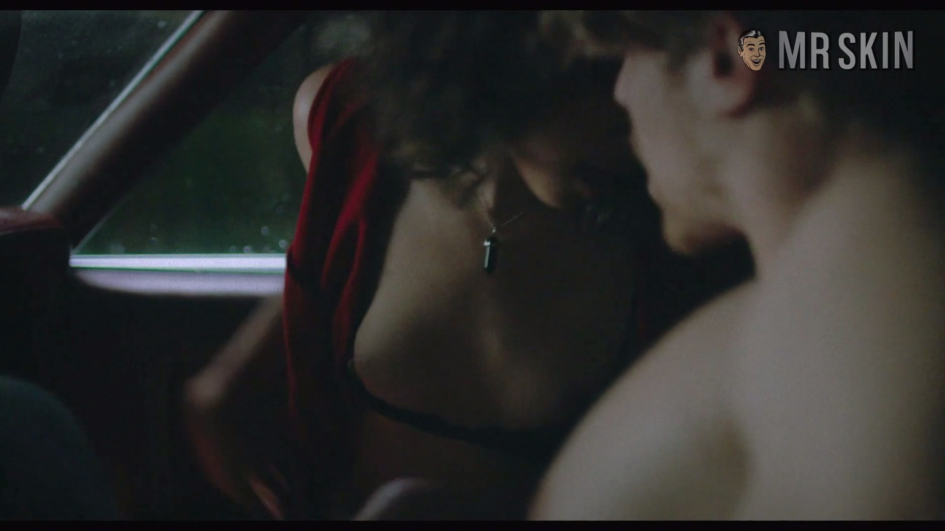 Aurora Perrineau in Boo! (2019) Breasts Underwear Breasts Underwear 304098