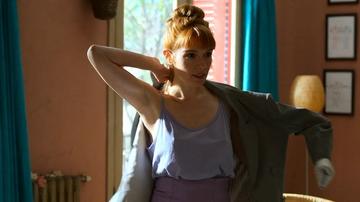 Diana Gómez in Valeria (2020-2025) Breasts Left Breast Left Nipslip Bikini Breasts 344508