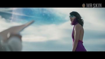 Sheila Vand in The Wave (2019) Sexy Sexy 305667