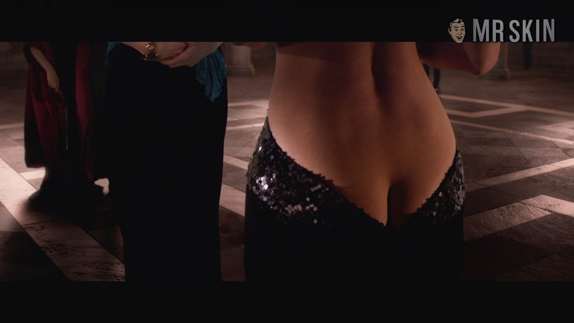 Bérénice Marlohe Nude as Karen Kitson. Butt, Sexy, breasts. 310316