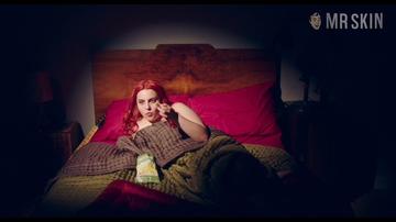 Beanie Feldstein in How to Build a Girl (2019) Sexy Underwear Lesbian Sexy 310343