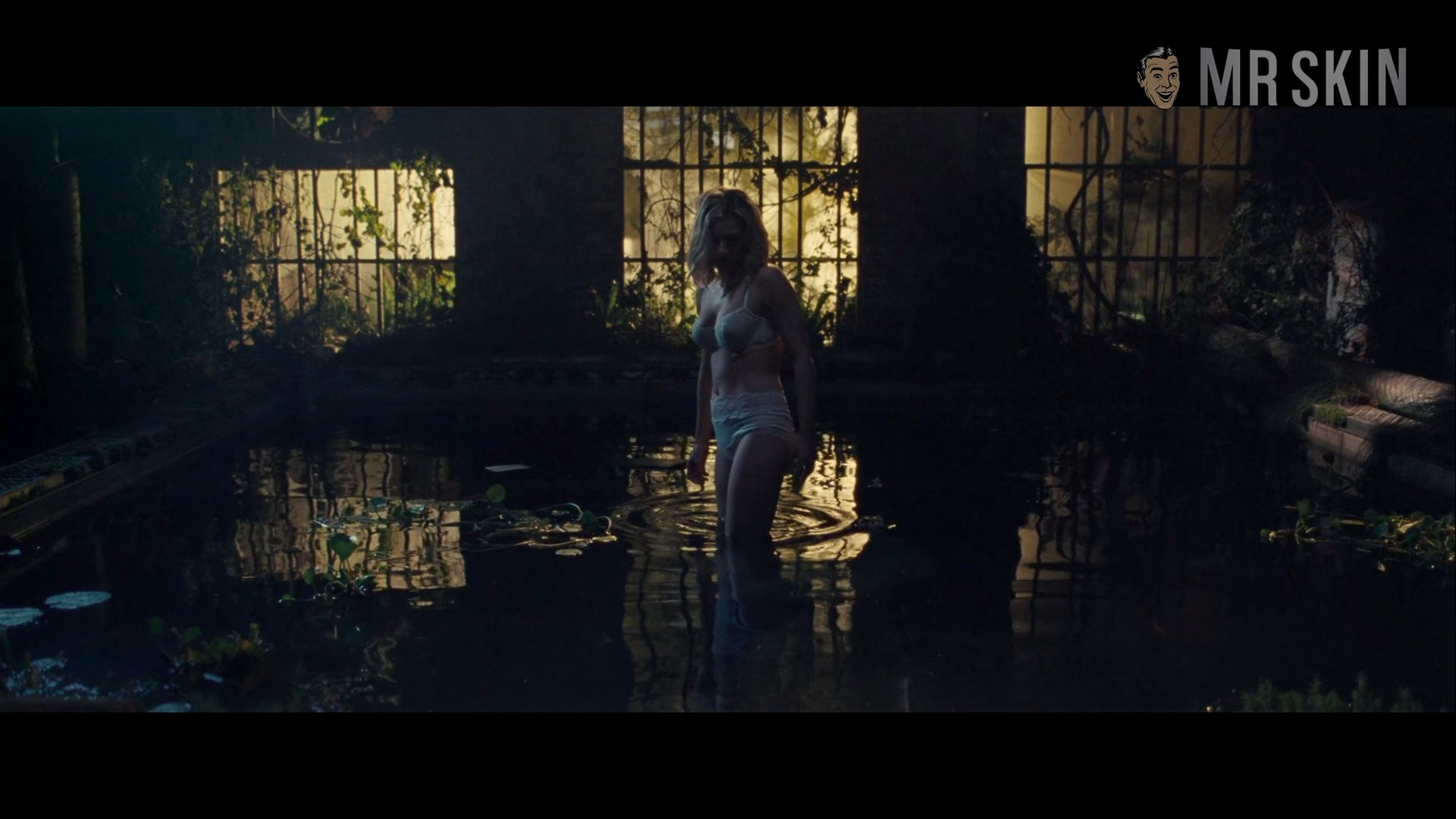 Sexiest Scenes of Grace Town from Chemical Hearts. Underwear, sexy. 310847