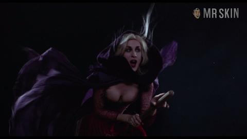 Sexiest Scenes of Sarah Sanderson from Hocus Pocus. Sexy. 311981