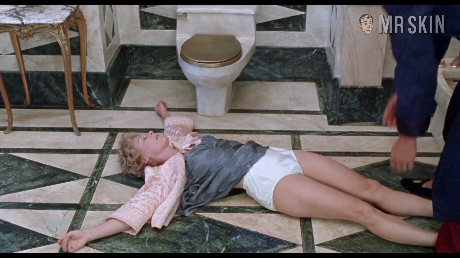 Hottest Glenn Close Scene in Reversal of Fortune. Sexy, Underwear. 313880
