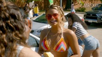 Hannah Kepple in Cobra Kai (2018-2022) Bikini Sexy Bikini Sexy 316841