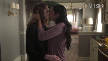 Shiva Kalaiselvan, Janet Montgomery in New Amsterdam (2018-2022) Lesbian Lesbian 322133