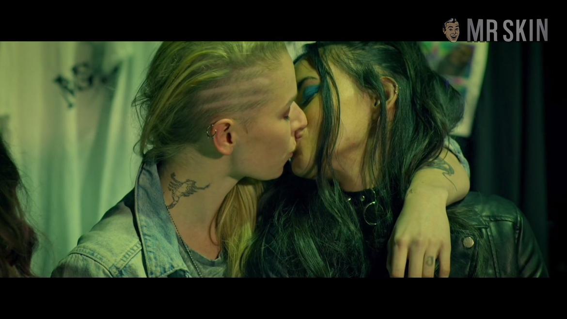 Kiriana Stanton, Chelsea Muirhead in Spare Parts (2020) Lesbian Lesbian 323288