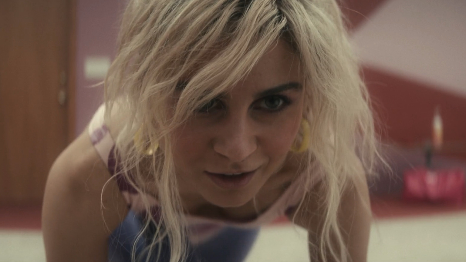 Rose Byrne, Della Saba in Physical (2021-2023) Sexy Bikini Butt 324971