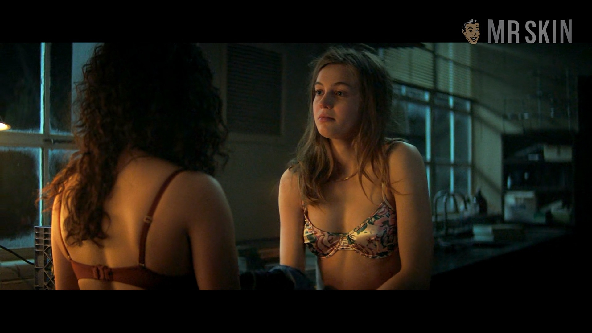 Sexiest Scenes of Samantha Fraser from Fear Street Part One: 1994. Underwear, lesbian. 324827