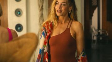 Michelle Monaghan, Carrie Coon, Leslie Bibb in The White Lotus (2021-2025) Sexy Bikini Breasts 352366