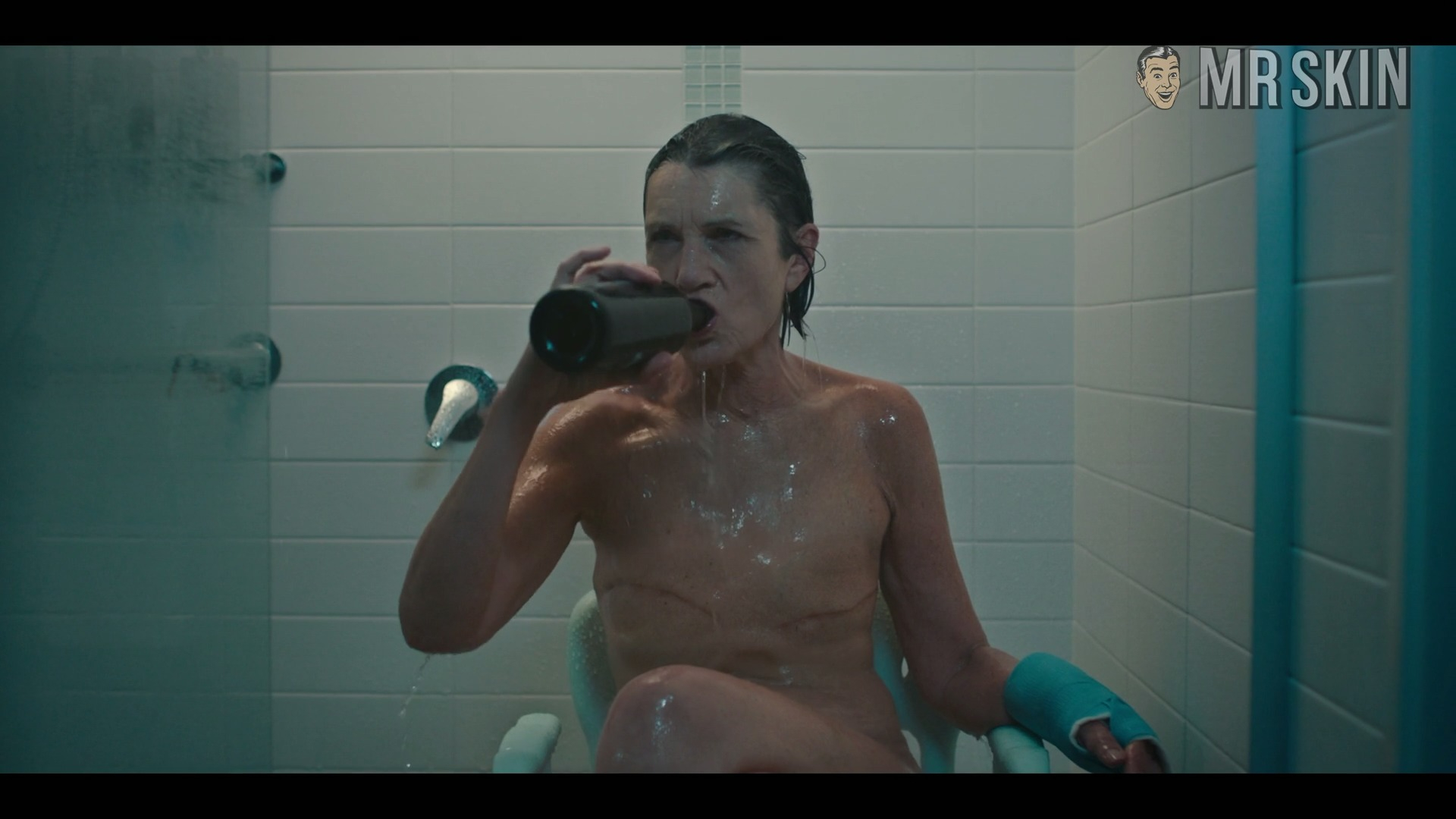 Sexiest Scenes of Edie Henley from The End. Sexy, lesbian, underwear. 325307