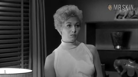 Hottest Kim Novak Scene in Pushover. Sexy. 327554