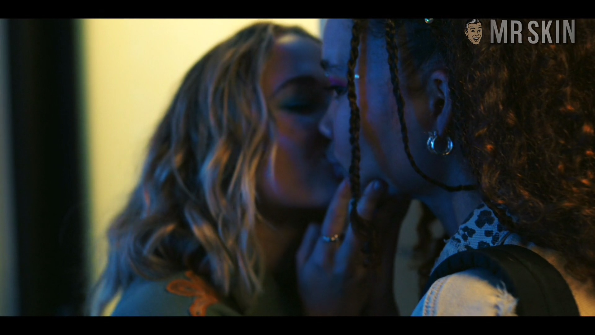 Hottest Lennon / Alison Scenes. Lesbian, bikini, breasts. 329877