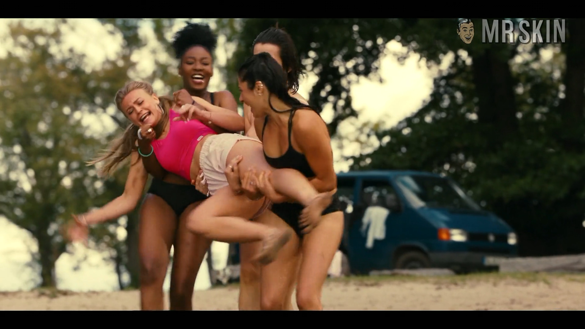 Jeanne Goursaud, Soma Pysall, Jobel Mokonzi, Roxana Samadi in Para - We Are King (2021-2023) Bikini Bikini Breasts 330501