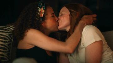 Tawny Cypress, Lauren Ambrose in Yellowjackets (2021-2025) Lesbian Lesbian Sexy 352434