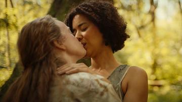 Jasmin Savoy Brown, Liv Hewson in Yellowjackets (2021-2025) Lesbian Breasts Lesbian 352584