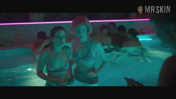 María León, Aixa Villagrán, Melanie Olivares in More the Merrier (2021) Left Breast Underwear Breasts Lesbian Sexy Breasts Left Breast 332238