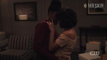 Kausar Mohammed, Ireon Roach in 4400 (2021) Lesbian Lesbian 332511