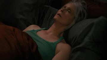 Cynthia Nixon, Sara Ramirez in And Just Like That… (2021-2025) Lesbian Sexy Breasts Bush 333585