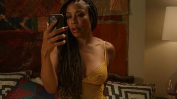 Karen Pittman in And Just Like That… (2021-2025) Sexy Underwear Breasts Butt 344700