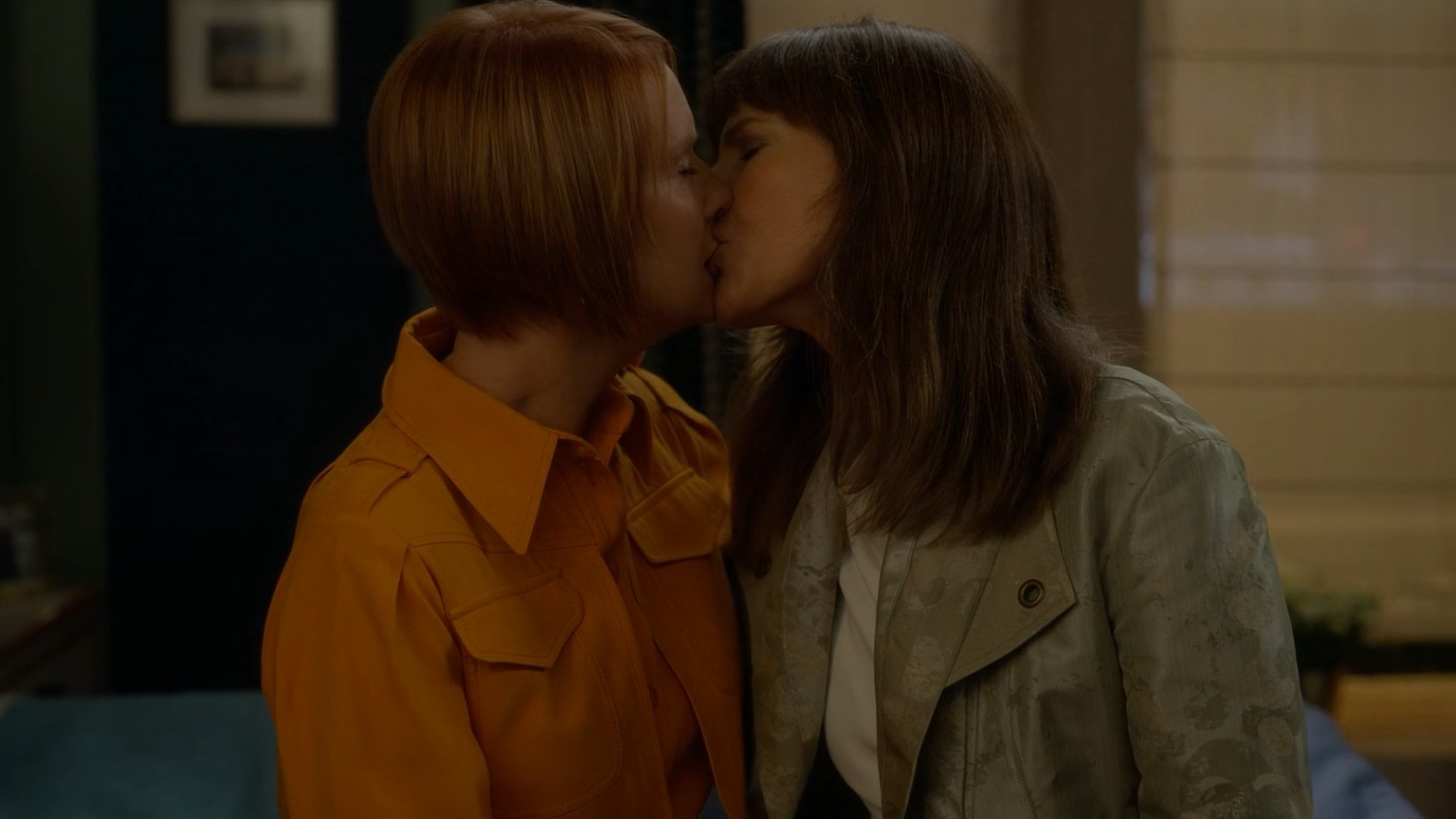 Sexiest Cynthia Nixon Scene in And Just Like That…. Lesbian, breasts, bush. 353779
