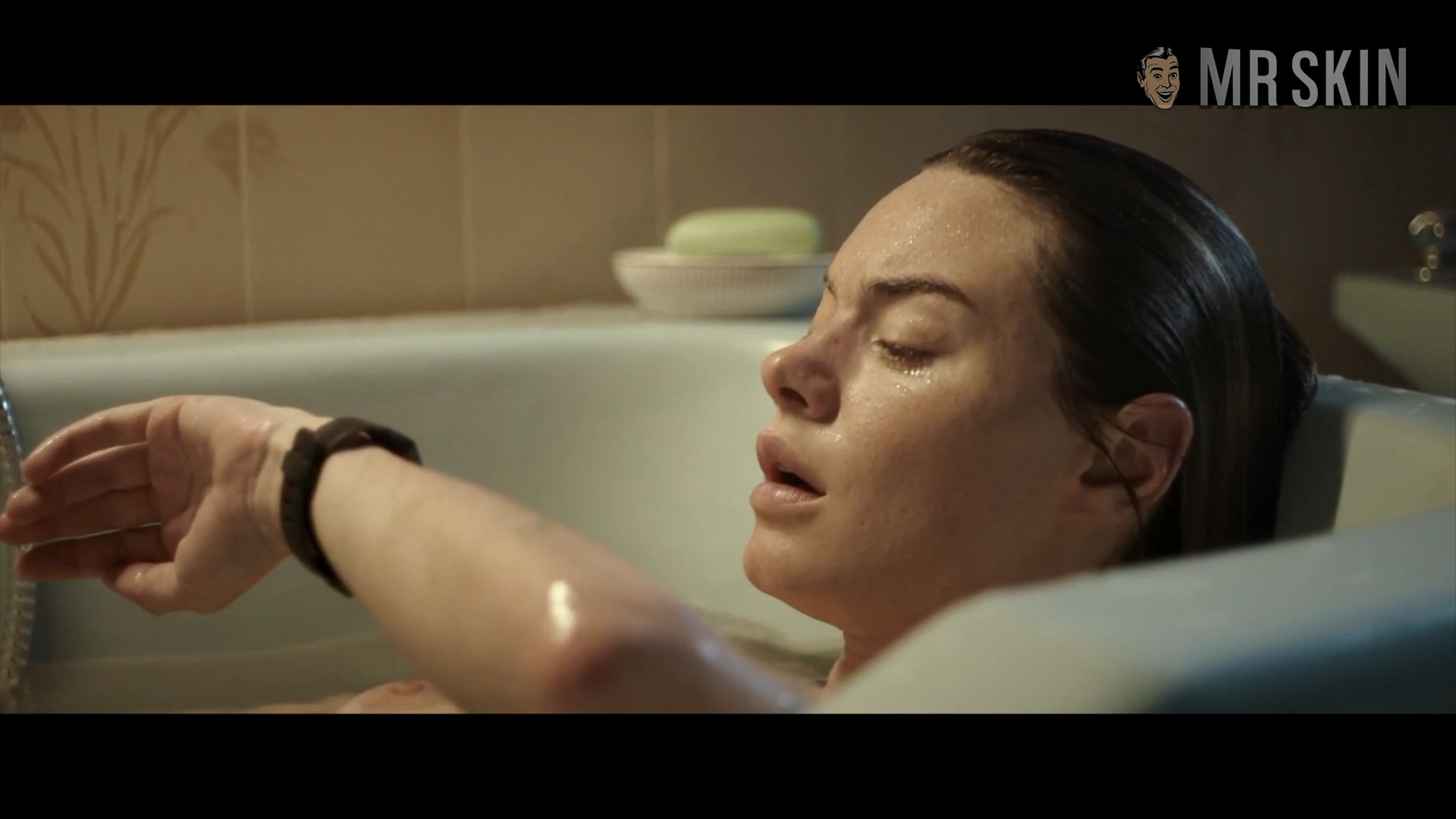 Camille Rowe in The Deep House (2021) Breasts Right Breast Breasts Right Breast 332991