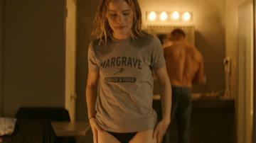 Willa Fitzgerald in Reacher (2022-2025) Sexy Underwear Breasts Sexy 335103