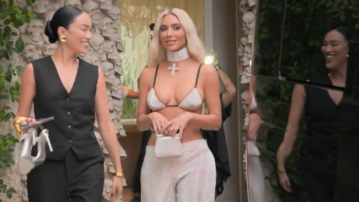 Sexiest Scenes of Self from The Kardashians. Sexy, bikini, butt. 344801