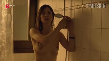 Aylin Tezel in The Informer (2016) Breasts Breasts 338721