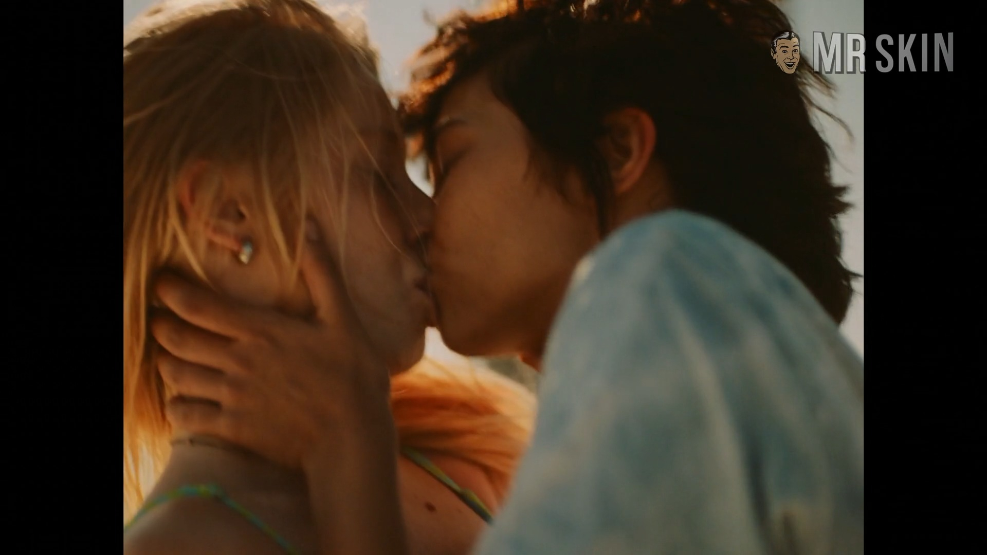 Sexiest Malva Vela Scene in How to Screw It All Up (Cómo mandarlo todo a la mierda). Bikini, Lesbian, sexy. 340345