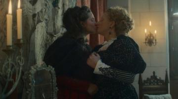 Ludivine Sagnier, Ruby Bentall in The Serpent Queen (2022-2024) Lesbian Breasts Butt 341447