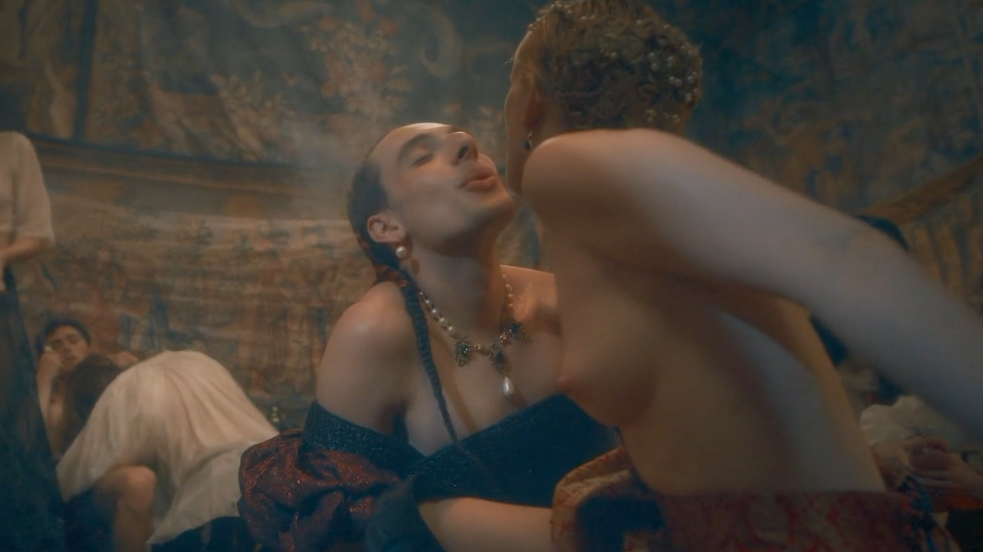 Anaël Snoek Naked in The Serpent Queen. Breasts, sexy. 350521