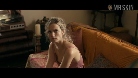 Elektra Jansson-Kilbey Nude as Lisa Carter. Breasts, Nipslip, Right Nipslip, sexy, underwear. 341558
