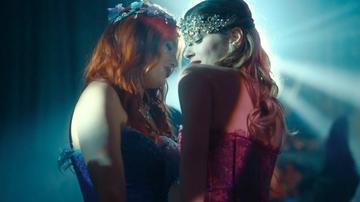 Bella Thorne, Alma Noce in Game of Love (2022) Lesbian Sexy Underwear Thong Breasts Lesbian 341608