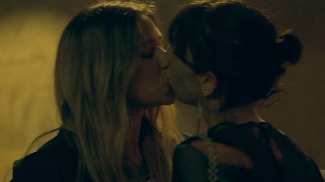 Sexiest Scenes of Juana from The End of Love. Lesbian, breasts, sexy. 353057