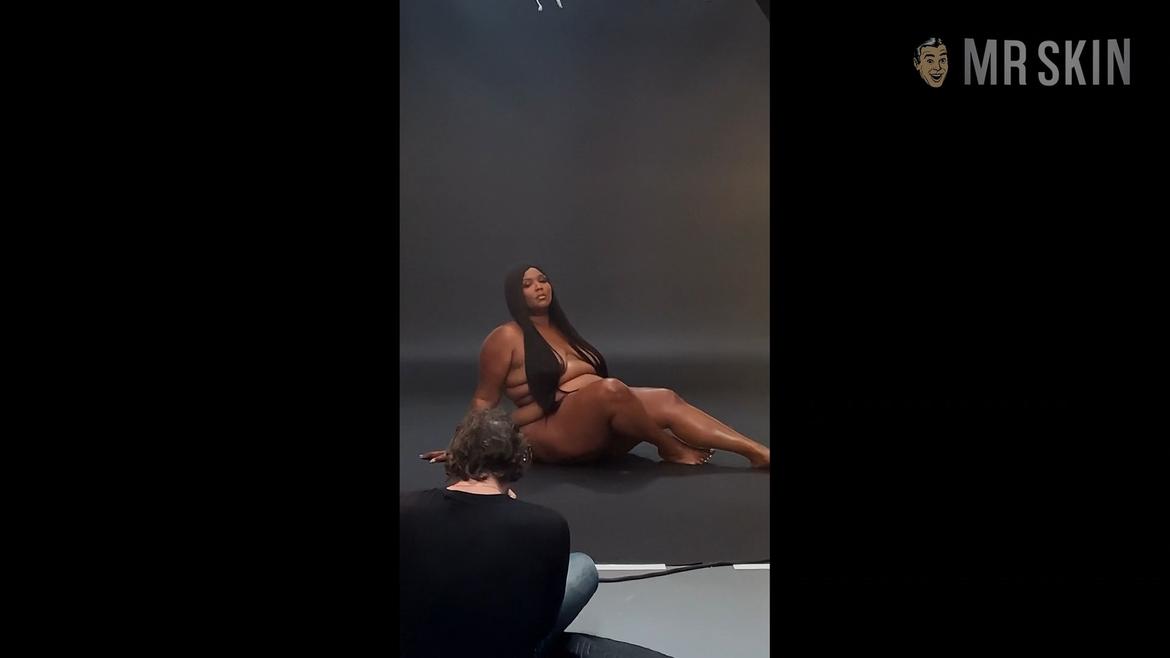 Lizzo in Love, Lizzo (2022) Sexy Breasts Breasts Sexy 341879