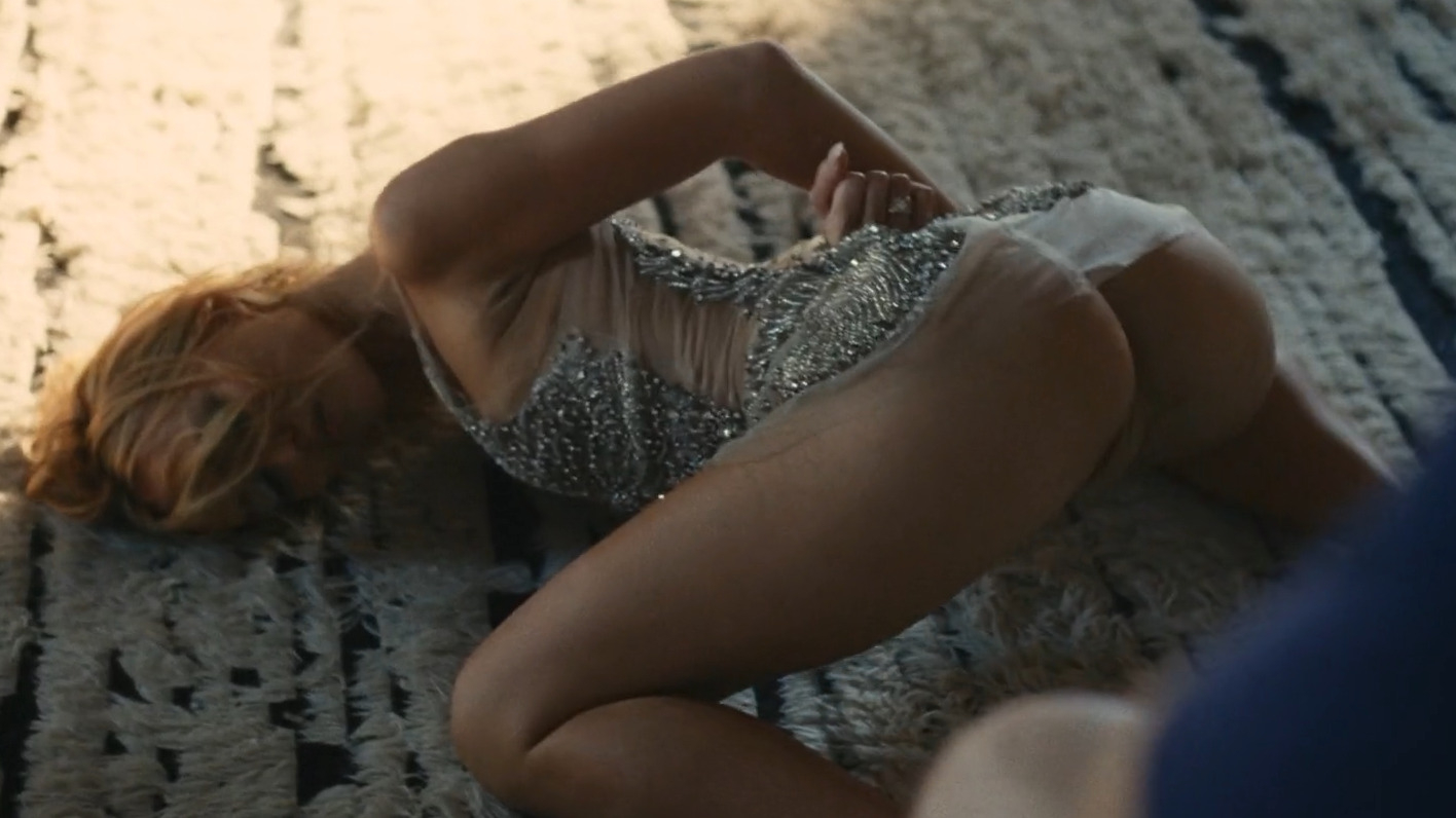 Lily-Rose Depp Naked as Jocelyn. Nipslip, Sexy, Thong, Underwear, bikini, breasts. 344823