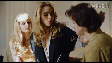 Andreja Pejic, Suki Waterhouse in Dalíland (2022) Sexy Breasts Bush 344581