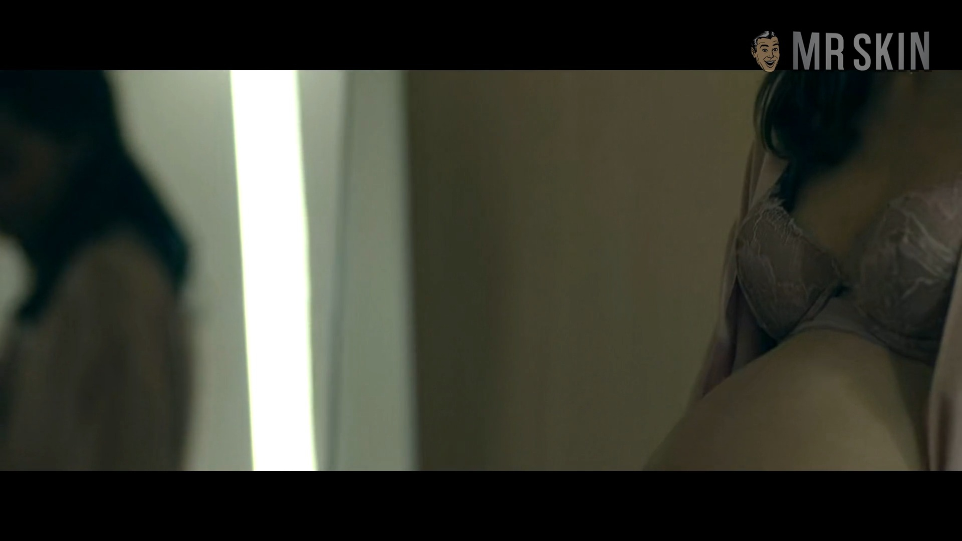 Hottest Emilia Clarke Scene in The Pod Generation. Sexy, Underwear, breasts. 345428