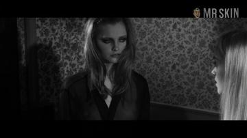 Diana Rudychenko in Mortem (2012) Breasts Nipslip Sexy Breasts Left Breast 342973