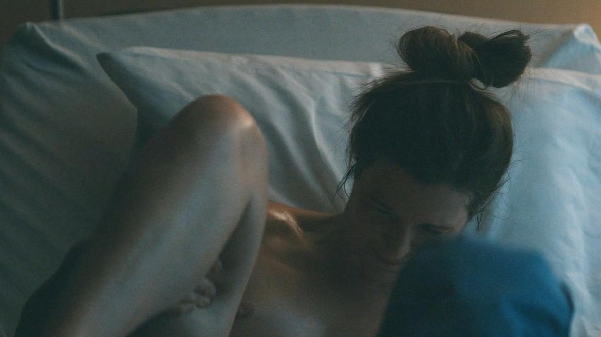 Phoebe L Dunn, Karoline Xu in Dead Ringers (2023) Right Breast Butt Bush Cgi Breasts Bush 343873