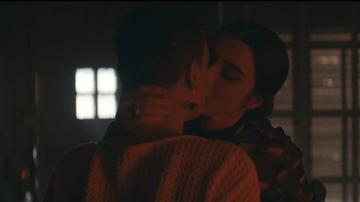 Hottest Britne Oldford Scene in Dead Ringers. Lesbian, sexy. 343874
