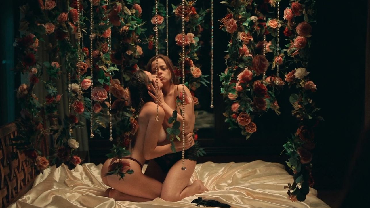 Luana Nastas, Stella Rabello in Killer Vacation (2023) Breasts Lesbian Bikini Breasts 346612