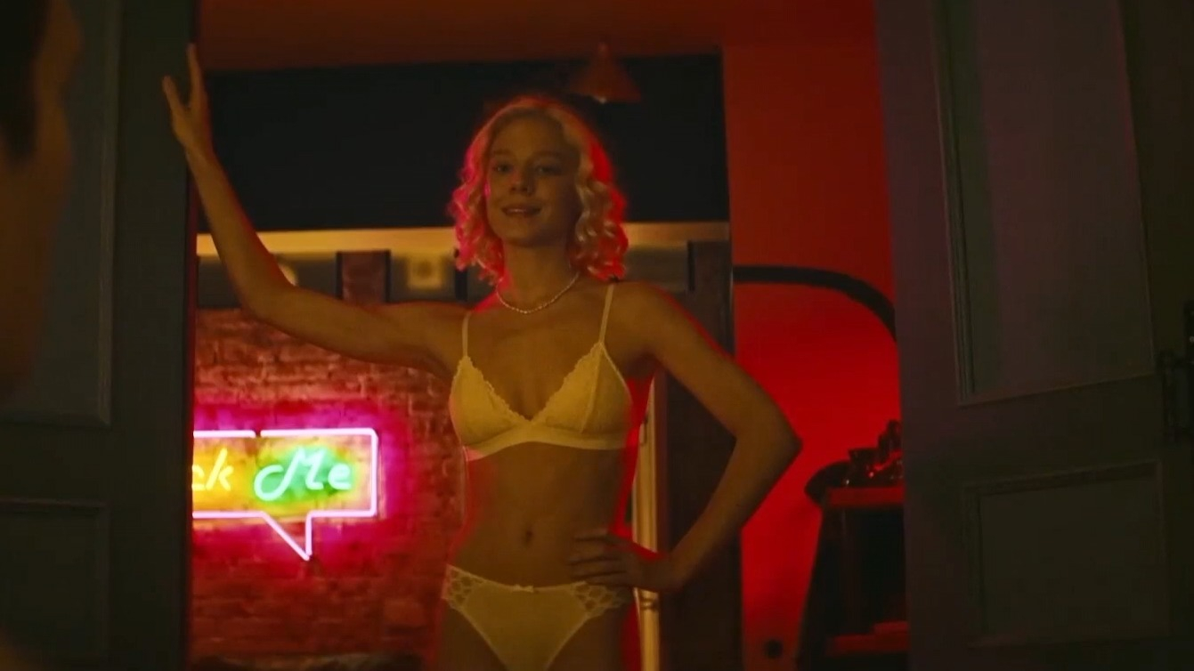 Hottest Alyona Mikhailova Scene in Sekrety semeynoy zhizni. Sexy, Thong, Underwear. 346652