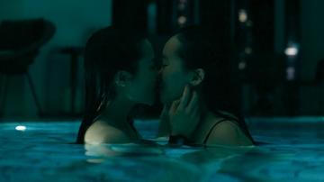 Ji-young Yoo, Bonde Sham in Expats (2024) Lesbian Bikini Breasts 347778