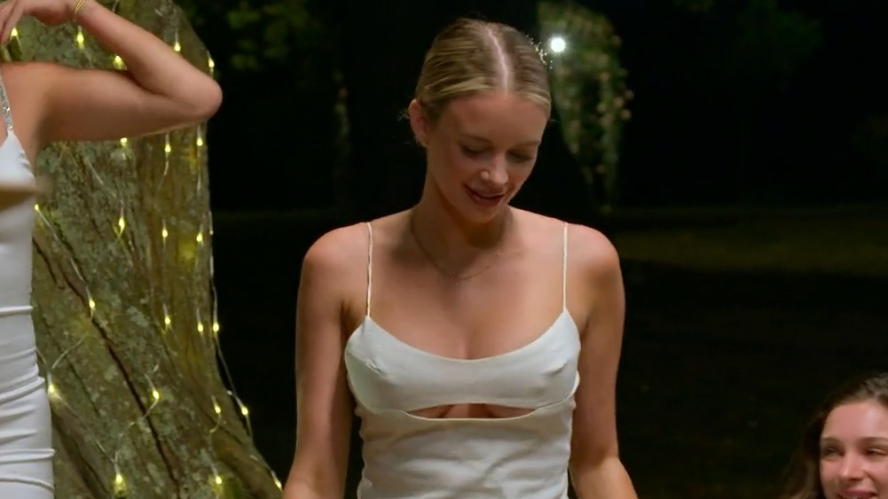 Hannah Fouch in Vanderpump Villa (2024) Sexy Bikini Sexy 348615