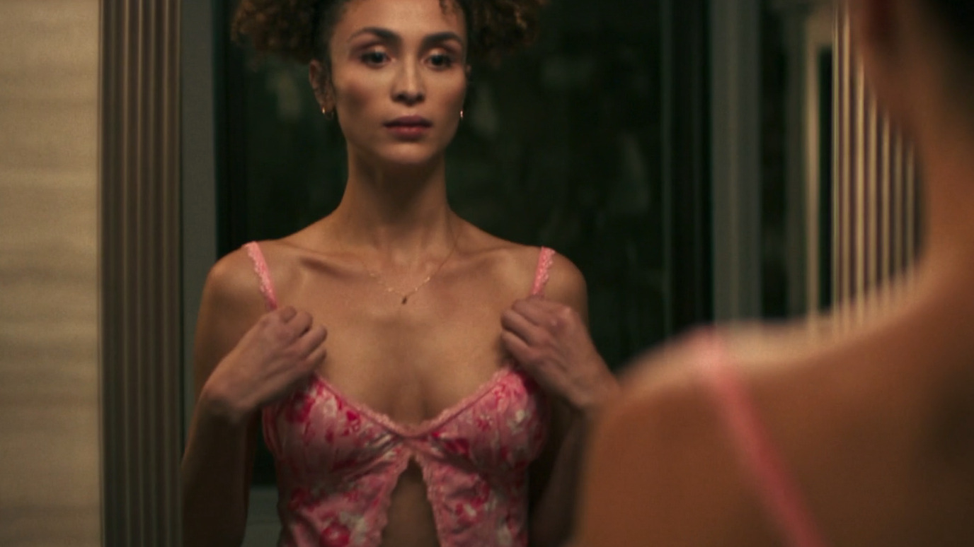 Hottest Zoe Scenes. Sexy, bikini. 348543