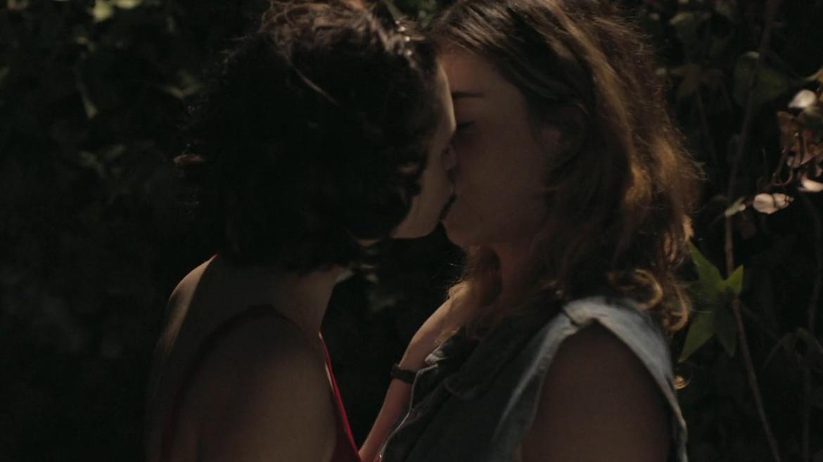 Isa Montalbán, Marina Orta in Past Lies (2024) Lesbian Lesbian Sexy 348947