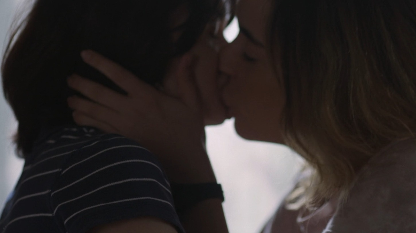 Hottest Isa Montalbán Scene in Past Lies. Lesbian, sexy. 348950